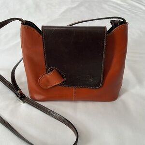 L’Artigiano Made in Italy Two Tone Brown/Cognac Crossbody/Shoulder Bag